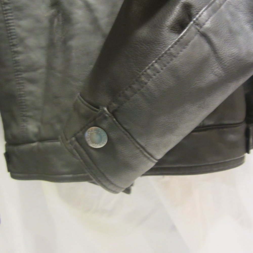 VTG LEVI STRAUS FAUX LEATHER TRUCKER JACKET, W/FAUX SHERPA LINING, LARGE - Picture 14 of 16